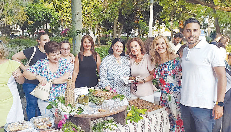 Μετανάστες, πρόσφυγες και Κρητικοί έγιναν μια αγκαλιά 