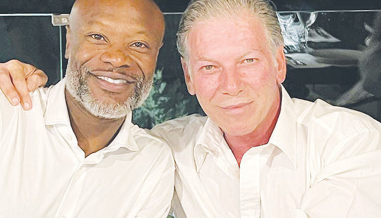 Στην Ελούντα ο Γκαλάς Συνεχίζεται η... παρέλαση ξένων ποδοσφαιριστών στην Ελούντα.