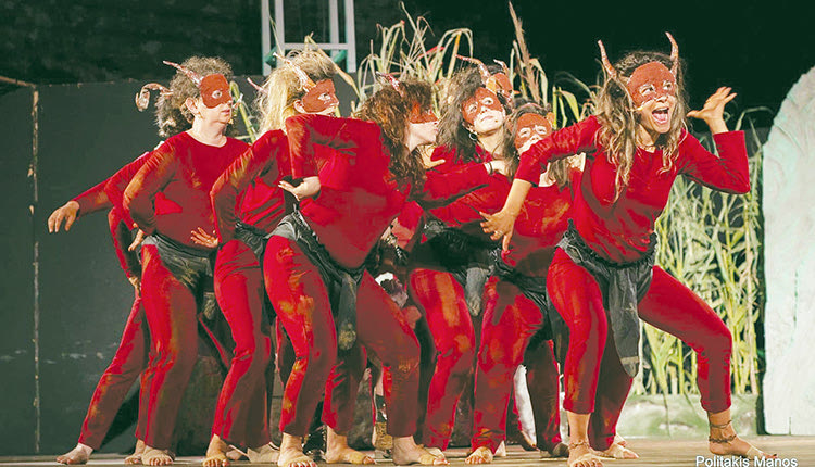 Οι σάτυροι έδωσαν άλλη διάσταση στην παράσταση 