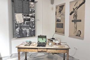 ΕΓΚΑΙΝΙΑ ΤΗΣ ΕΚΘΕΣΗΣ: «Νίκος Καζαντζάκης, 140 χρόνια φως» στο Ιστορικό Αρχείο – Μουσείο Ύδρας