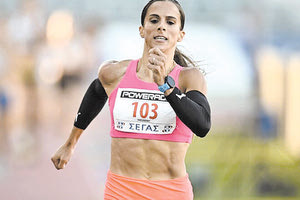 Πρωταθλήτρια και στα 800 μ. η Ειρήνη Βασιλείου