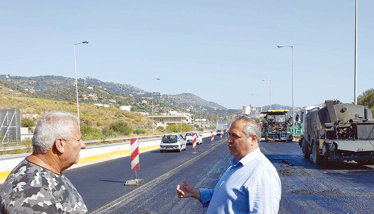 Στο σημείο βρέθηκε ο αντιπεριφερειάρχης Τεχνικών Έργων της Περιφέρειας Κρήτης Νίκος Σκουλάς, ο οποίος σε δήλωση του τόνισε μεταξύ άλλων ότι «με ικανοποίηση διαπιστώνουμε την ομαλή εξέλιξη της ασφαλτόστρωσης και στο τμήμα του ΒΟΑΚ από το Γάζι μέχρι τα Λινοπεράματα.