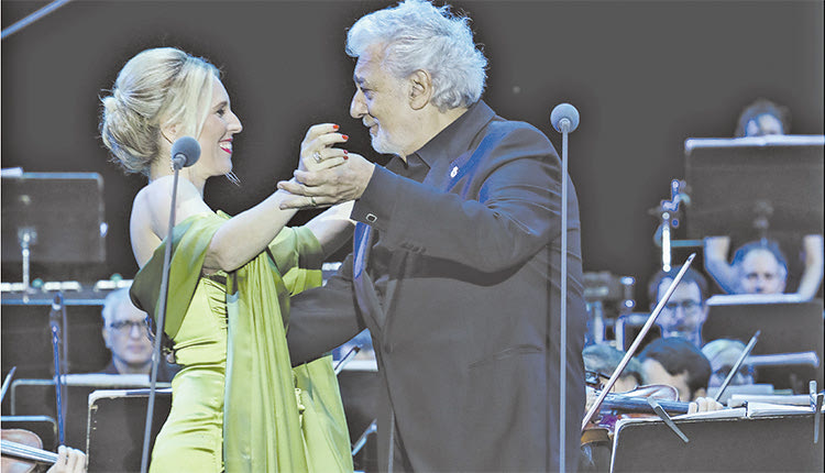 Έγραψε ιστορία ο Πλάθιντο Ντομίνγκο σε μια ανεπανάληπτη συναυλία στην Ιερά Μονή Τοπλού στη Σητεία