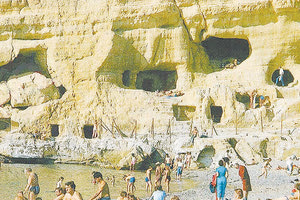 Μόνο στα Μάταλα διαπιστώθηκε ότι υπάρχει ναυαγοσώστης