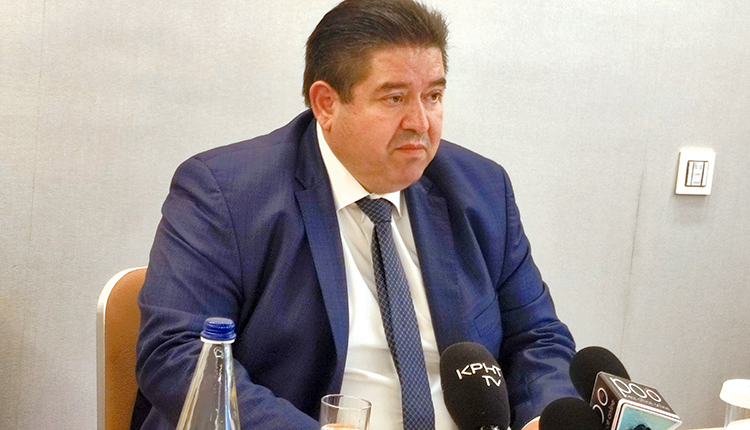 Η ΕΠΙΣΗΜΗ «ΠΡΩΤΗ» ΤΟΥ ΚΑΡΑΜΑΛΑΚΗ “Είμαστε εδώ για να ενώσουμε”