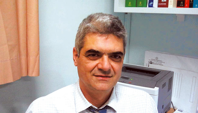Ο διευθυντής της παθολογικής 
κλινικής του ΠΑΓΝΗ καθηγητής Διαμαντής Κοφτερίδης