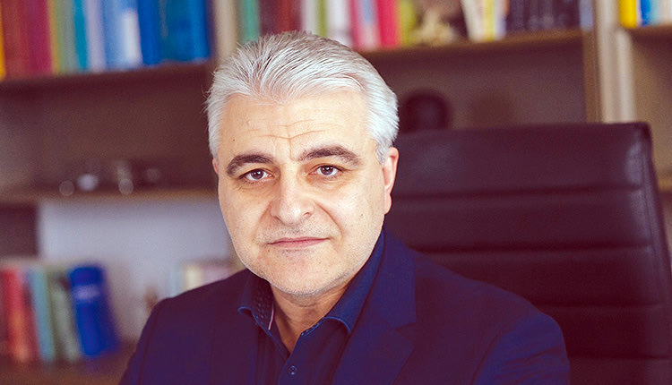 Ο δρ Νεκτ. Ταβερναράκης 