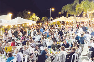 Πλήθος κόσμου στην γιορτή της κρητικής διατροφής