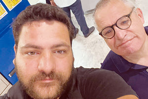 Ε, δεν είναι λίγο όταν βλέπεις το παιδί σου να ανοίγει τα φτερά του! Και ο Γρηγόρης Πασπάτης με τη σύζυγό του πρέπει να είναι περήφανοι που ο γιος τους Αλέξανδρος πετυχαίνει!