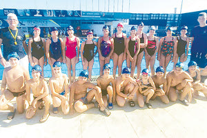 Η ομάδα των Αργοναυτών με τον προπονητή τους