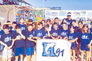 Η ομάδα του ΗΡΑΚΛΕΙΟ 91’ με τον προπονητή τους