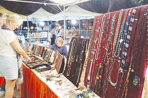 Παζάρι από τον σύνδεσμο μελών γυναικειών σωματείων