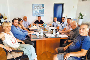 Σύσκεψη για τα εμπορικά