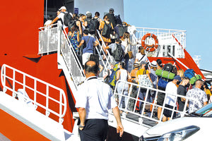 Μικρές εκπτώσεις για να γίνουν πιο προσιτές οι διακοπές