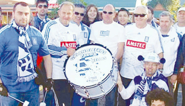 Διαλύει τον «Γαλανόλευκο Φάρο» ο Φλέκκας