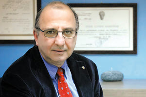 Εξελέγη τακτικός καθηγητής της Ιατρικής Σχολής ο Χ. Σιγανός