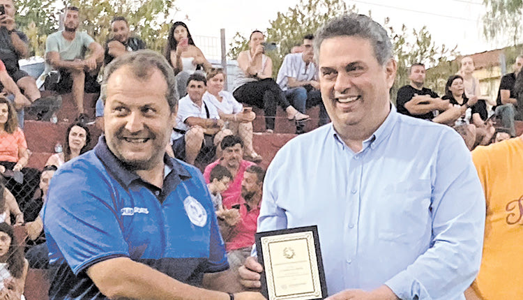 Ο κ. Πιτσούλης σε βράβευση