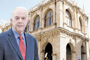 ο δήμαρχος Ηρακλείου  Βασίλης Λαμπρινός