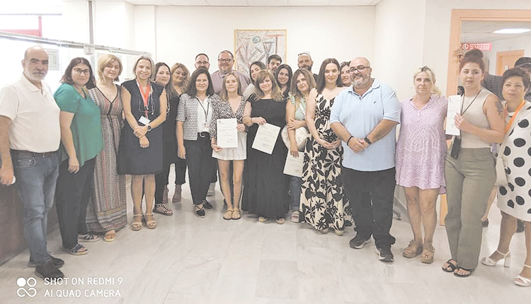 Με το πτυχίο στο χέρι