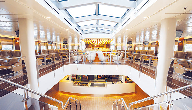 Minoan Lines: Έκπτωση 20% στα δρομολόγια 
των Κυκλάδων με το Santorini palace