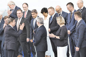 Διαφορετικά… αλλά με ευρωπαϊκό αέρα, άκουσε τα «χρόνια πολλά» ο υπουργός Αγροτικής Ανάπτυξης και Τροφίμων Λευτέρης Αυγενάκης από τους ομολόγους του, την ημέρα των γενεθλίων του, στο Βιγκο της Ισπανίας που είχε βρεθεί πριν μέρες για να συμμετάσχει στο πρώτο Άτυπο Συμβούλιο υπουργών Γεωργίας.