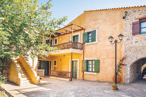 “Ζητάμε απεγνωσμένα να μας υποδείξουν οι αρμόδιοι τι πρέπει να κάνουμε” αναφέρει ο ιδιοκτήτης της αγροτουριστικής μονάδας