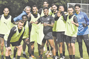 Έτοιμοι για το πρώτο φιλικό με αντίπαλο τη Χέρενφεϊν οι ποδοσφαιριστές του ΟΦΗ