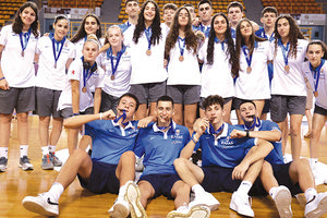 Οι εθνικές ομάδες αγοριών και κοριτσιών που έπαιξαν στο Ηράκλειο στο τουρνουά φιλίας