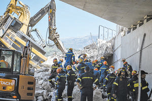 Σε τρεις συλλήψεις για την πτώση της γέφυρας προχώρησαν οι Αρχές