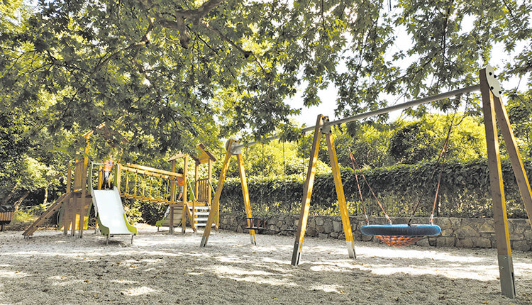 Μια νέα παιδική χαρά για το Φόδελε