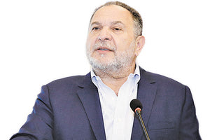 Επικοινωνία με τον Αντώνη Καμπουράκη είχε ο Γιάννης Κουράκης