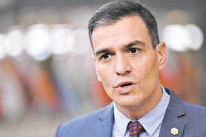 Ο Ισπανός πρωθυπουργός Πέδρο Σάτνσεθ είναι ξανά επικεφαλής προσωρινής κυβέρνησης