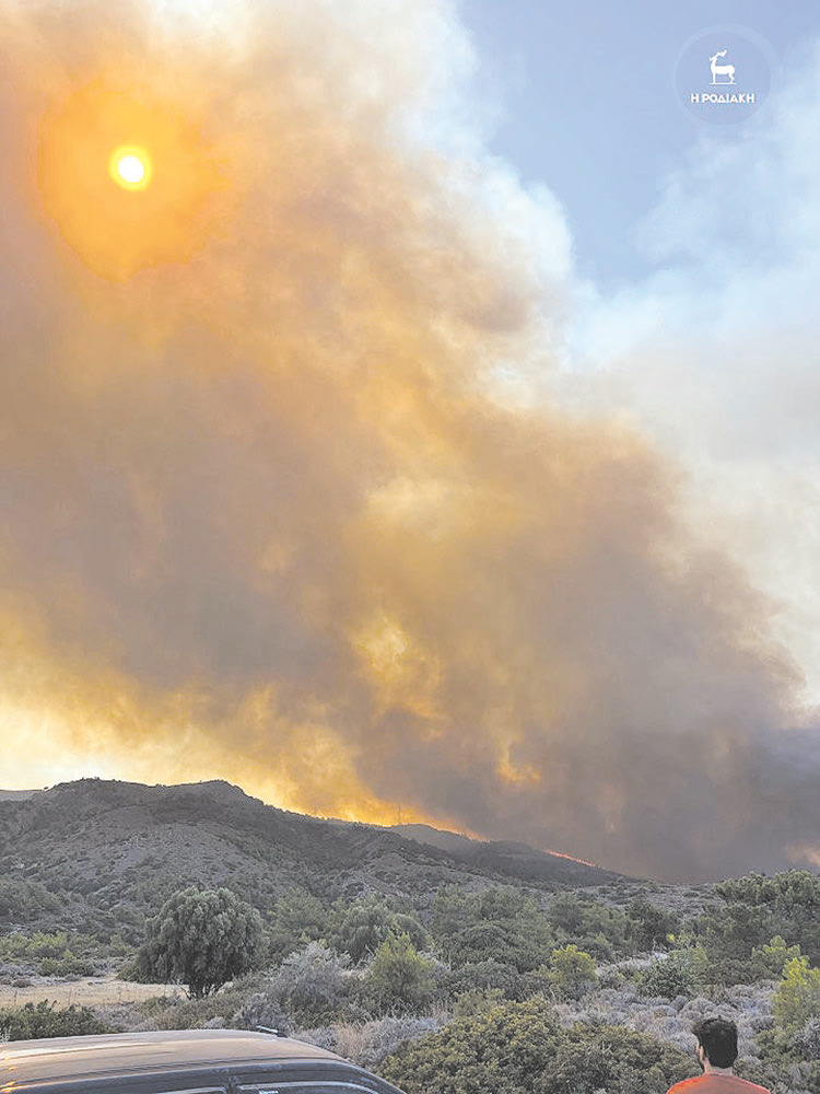 Ασύλληπτες διαστάσεις παίρνει η πύρινη καταστροφή