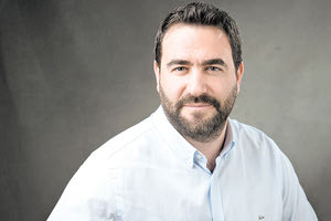 Δέκα νέους υποψήφιους ανακοίνωσε ο Γιώργος Σισαμάκης