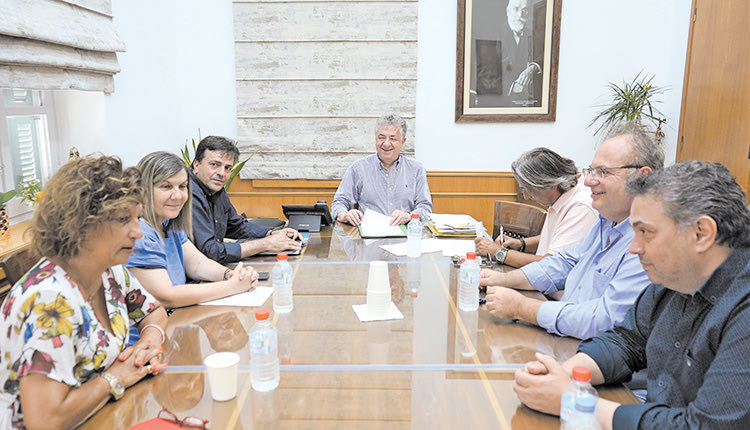 Από την υπογραφή της σύμβασης