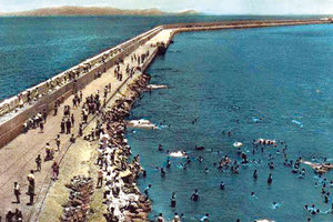 ΦΩΤΟΗΜΕΡΑΣ: Τα μπάνια των Ηρακλειωτών στον Κούλε το 1969.