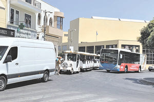 Δείτε τώρα ένα χάλι με τη στάση στην περιοχή του Μουσείου.