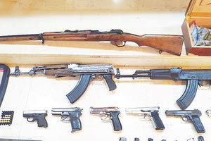 Όπλα και ναρκωτικά κατασχέθηκαν από την ΕΛ.ΑΣ.