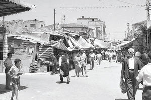 Στην αγορά του Ηρακλείου το καλοκαίρι του 1960.