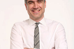 Ο Θανάσης Γλαβίνας αναλαμβάνει τη θέση του εκπροσώπου Τύπου του ΠΑΣΟΚ-Κινήματος Αλλαγής με απόφαση του προέδρου του κόμματος, Νίκου Ανδρουλάκη.