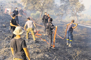 Δεν έχουν τέλος οι αναζωπυρώσεις στα μέτωπα της φωτιάς