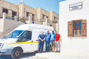 Από την παράδοση του ασθενοφόρου στη Γαύδο