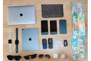 Τα αντικείμενα που είχε αφαιρέσει ο αλλοδαπός