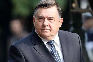 ο Γιώργος Καρατζαφέρης