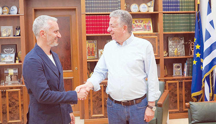Με τον Σταύρο Αρναουτάκη αλλάζει... βαθμό ο αντιδήμαρχος