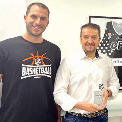 Στο πλευρό της ομάδας μπάσκετ του ΟΦΗ θα σταθεί και φέτος το ιατρικό κέντρο Affidea, τις εγκαταστάσεις του οποίου επισκέφθηκαν χθες οι Γιάννης Λιανός, Νίκος Μποχωρίδης και ο υπεύθυνος marketing της ομάδας Ηρακλής Σφακιανάκης