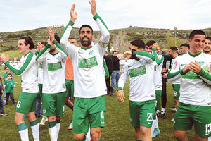 Οι παίκτες του Γιούχτα είδαν τους κόπους τους να ανταμείβονται με την άνοδο στην SL2