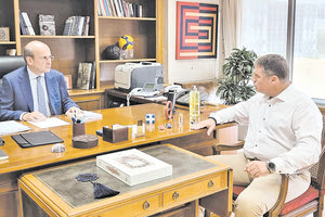 Από τη συνάντηση με τον υπουργό Οικονομικών