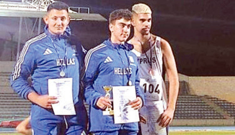 Ο Μαθιουδάκης (μέση) πρώτευσε στον δίσκο