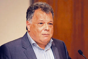 Με την πικρία ότι δεν κατάφερε να διαμορφώσει τις συνθήκες για την επόμενη ημέρα στον Δήμο Ηρακλείου ανακοίνωσε χθες το τέλος της παράταξης των «Ενεργών Πολιτών» ο επικεφαλής της, Ηλίας Λυγερός.